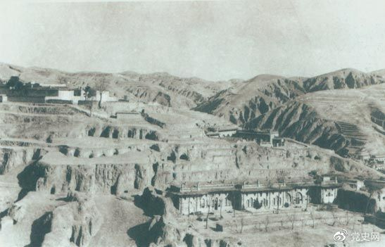 1947年12月25日至28日，中共中央在陜北米脂楊家溝召開(kāi)擴(kuò)大會(huì)議（十二月會(huì)議）。圖為會(huì)議會(huì)址。